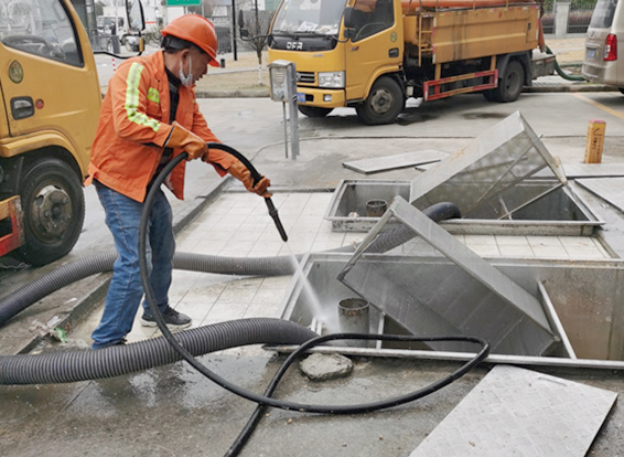 大渡口隔油池清理